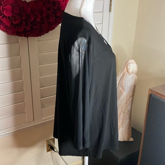 🖤💎Sweet Violet Black Stretchy Top W/Crystals At Rounded Neckline Size 3X - Picture 2 of 9